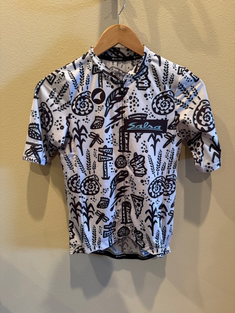 Salsa Team Gravel Story Jersey. Women’s medium.